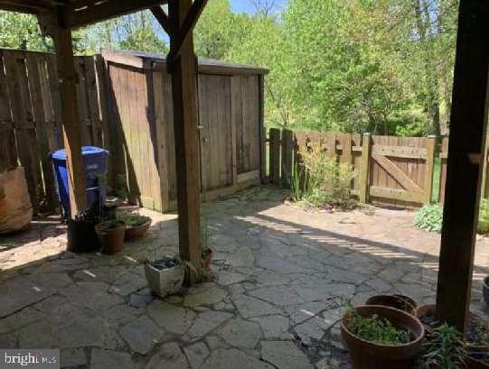 2124 GLENN SPRING COURT