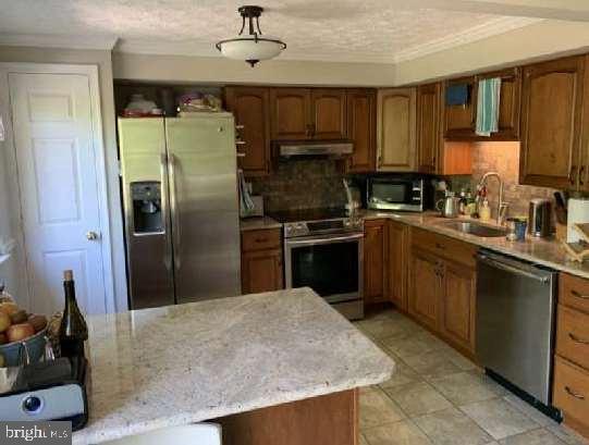 2124 GLENN SPRING COURT