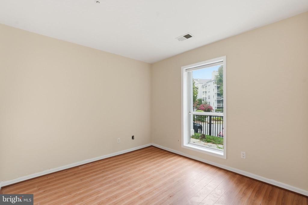 3176 SUMMIT SQUARE DRIVE Unit: 4-A2