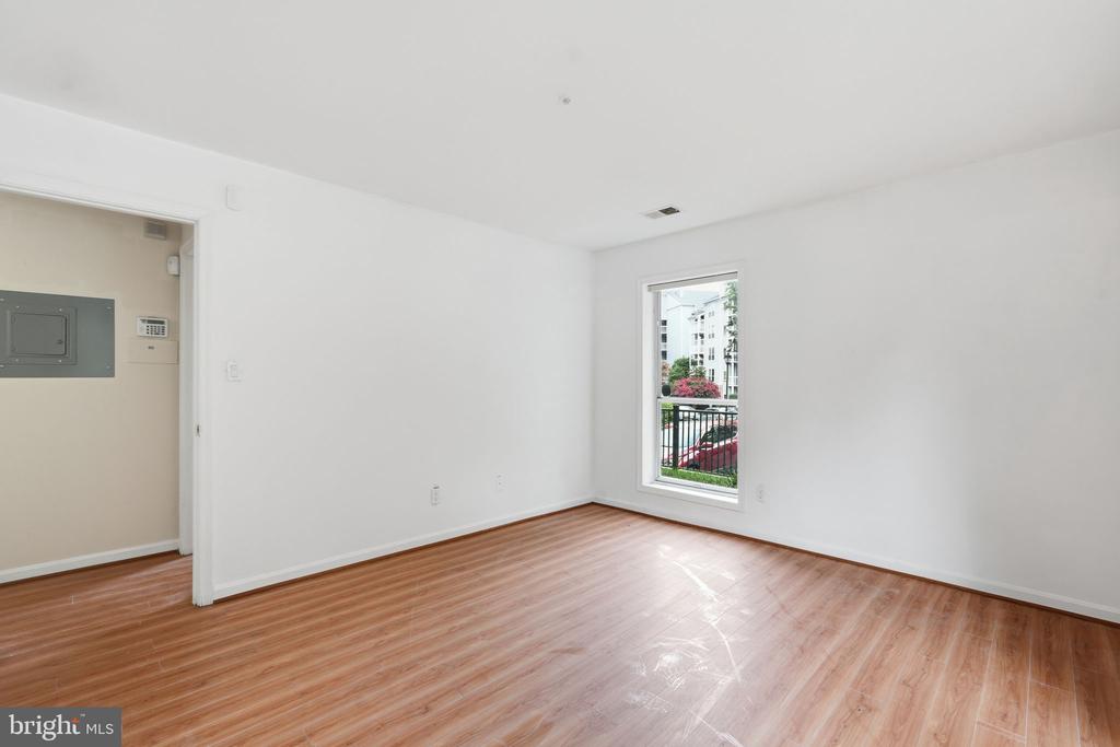 3176 SUMMIT SQUARE DRIVE Unit: 4-A2