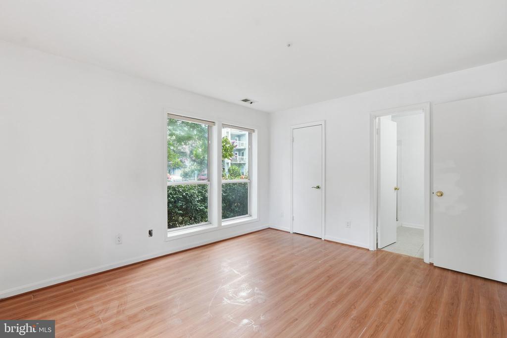 3176 SUMMIT SQUARE DRIVE Unit: 4-A2