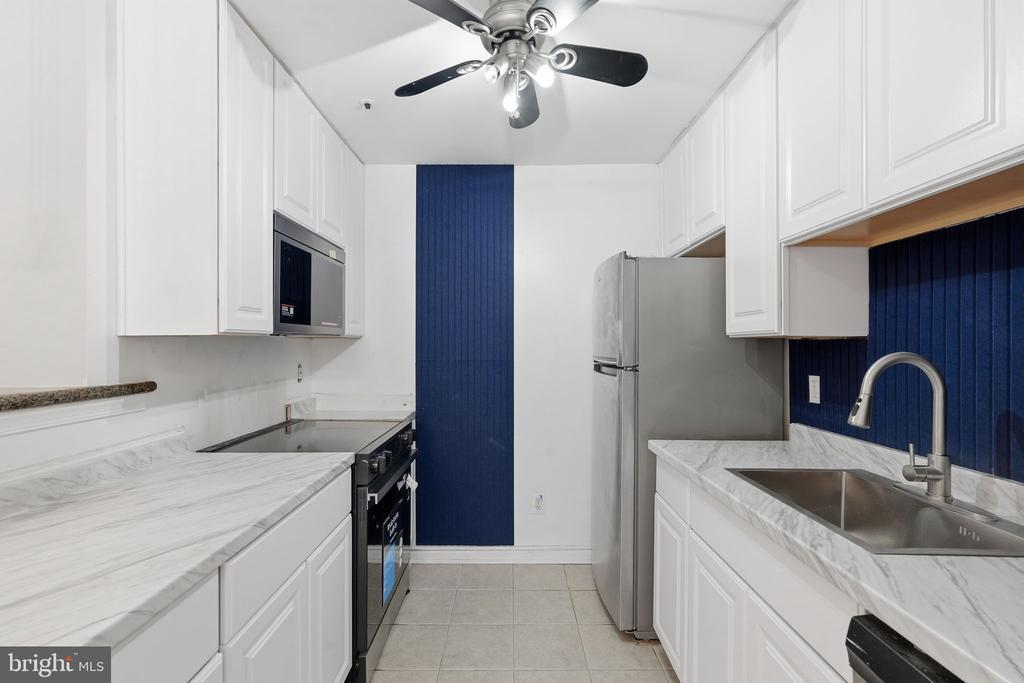 3176 SUMMIT SQUARE DRIVE Unit: 4-A2