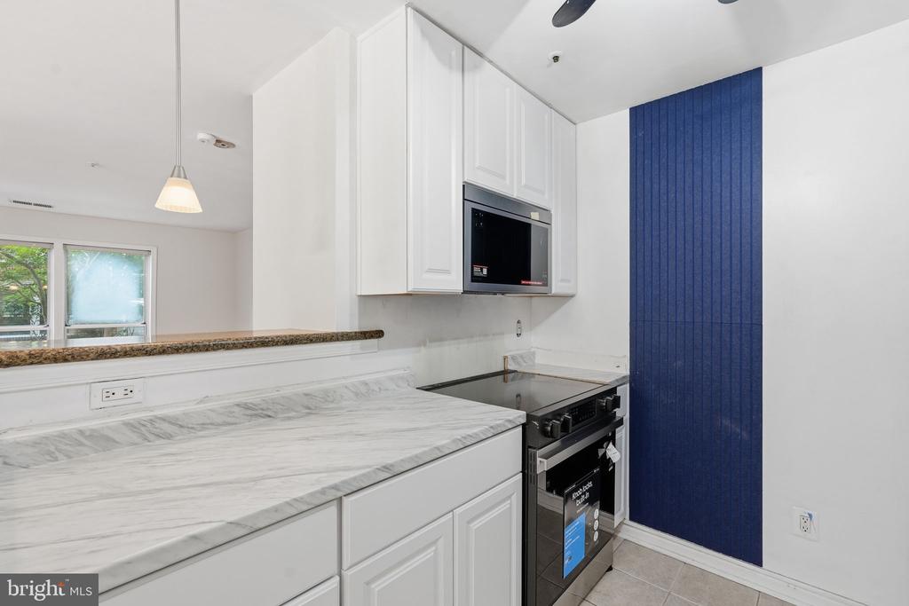 3176 SUMMIT SQUARE DRIVE Unit: 4-A2