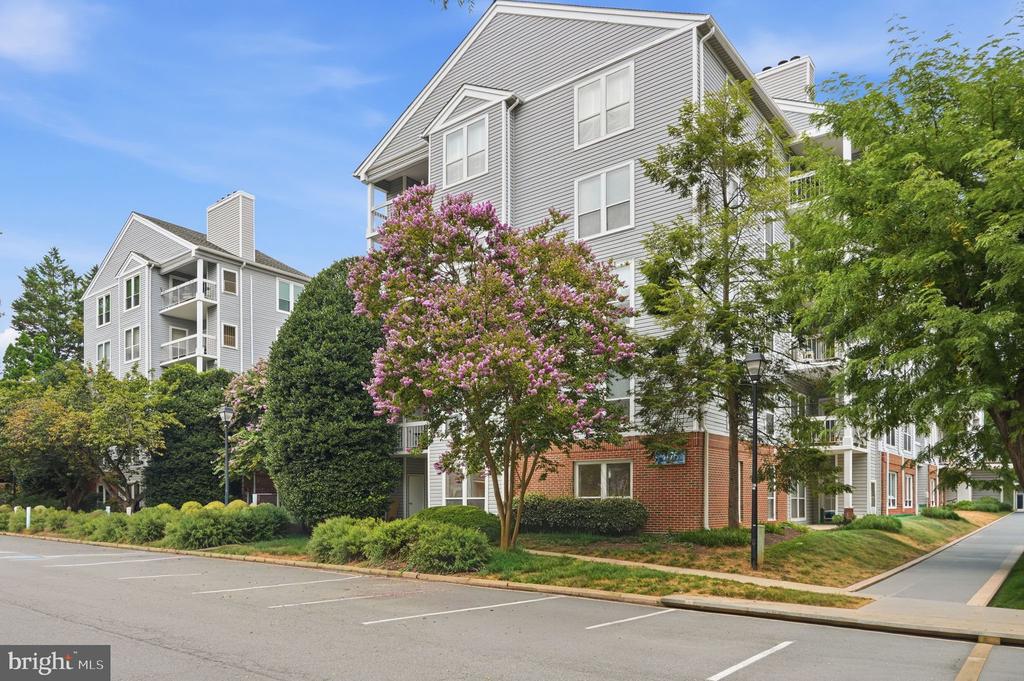 3176 SUMMIT SQUARE DRIVE Unit: 4-A2