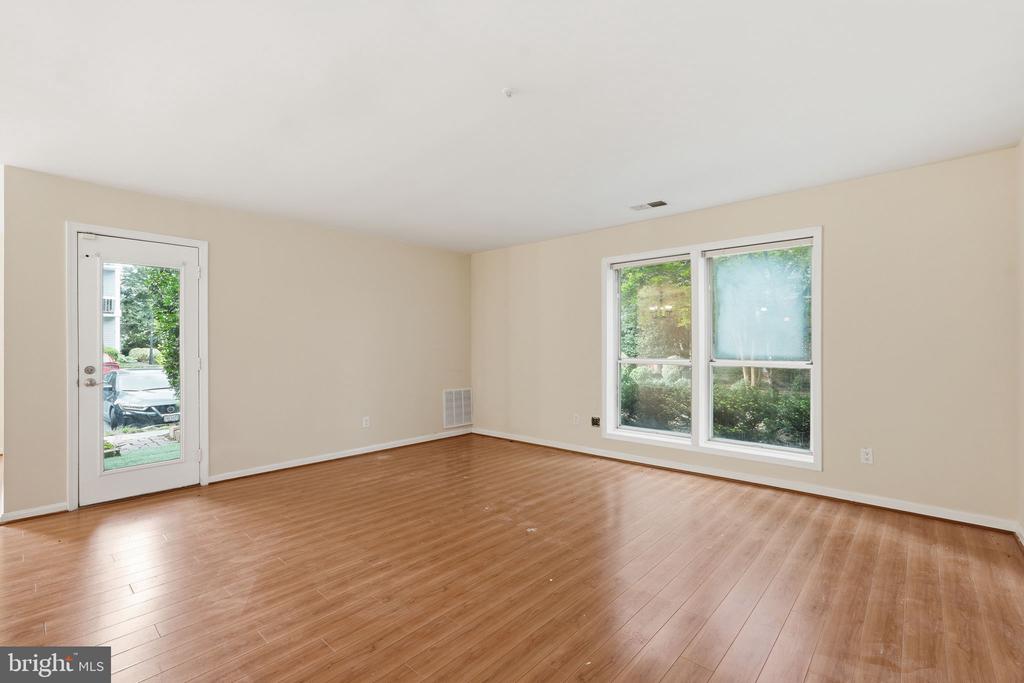 3176 SUMMIT SQUARE DRIVE Unit: 4-A2