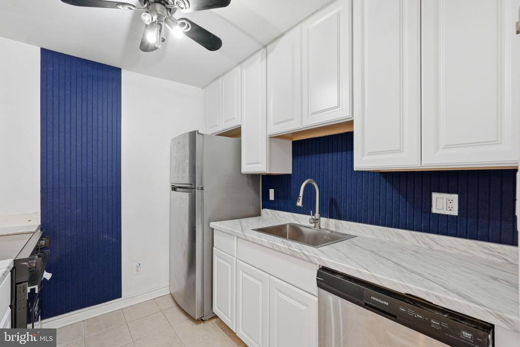 3176 SUMMIT SQUARE DRIVE Unit: 4-A2