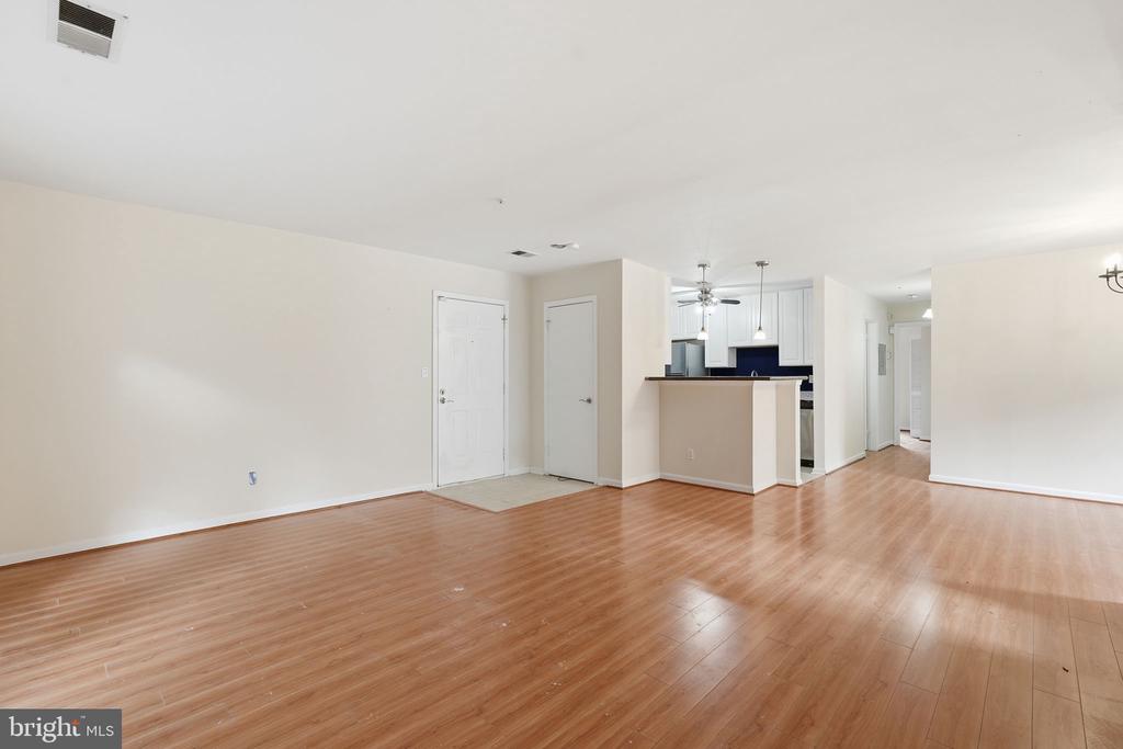 3176 SUMMIT SQUARE DRIVE Unit: 4-A2