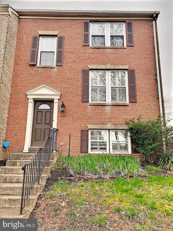3100 BLACK HICKORY DRIVE