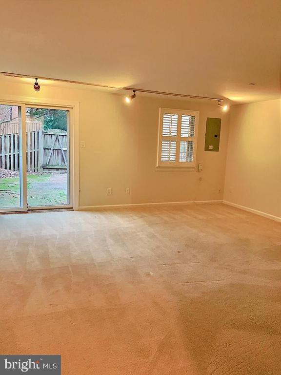 3100 BLACK HICKORY DRIVE