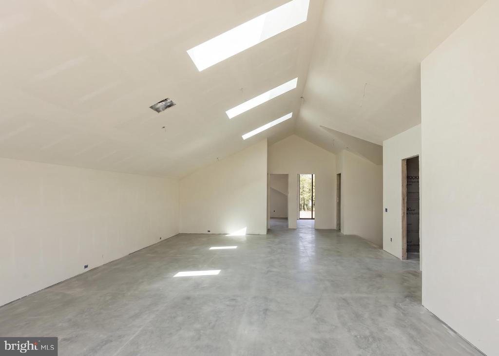 6931 OAK RIDGE ROAD