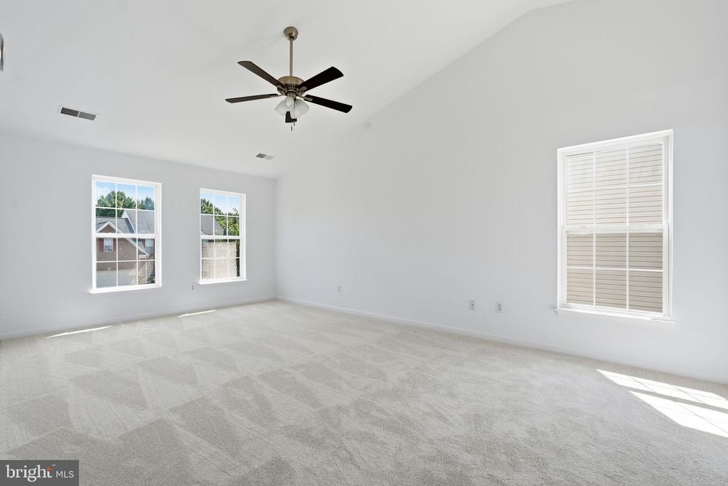 14090 EAGLE CHASE CIRCLE