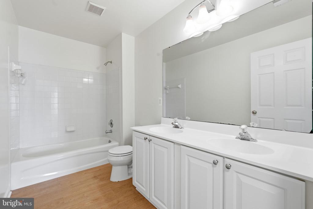 14090 EAGLE CHASE CIRCLE