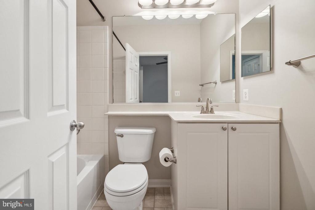 9490 VIRGINIA CENTER BOULEVARD Unit: 132