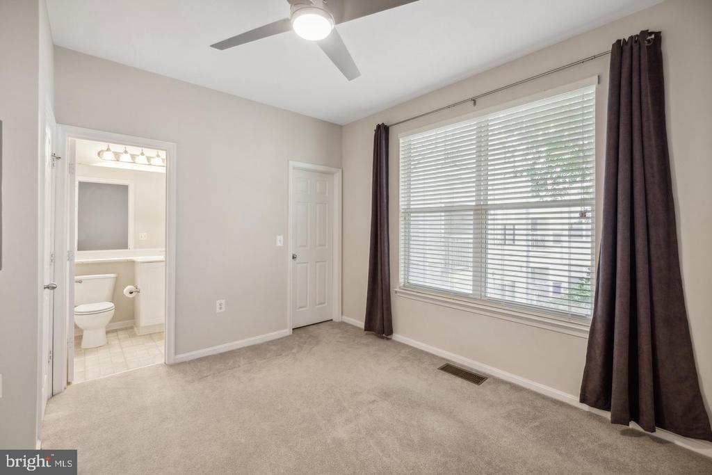 9490 VIRGINIA CENTER BOULEVARD Unit: 132