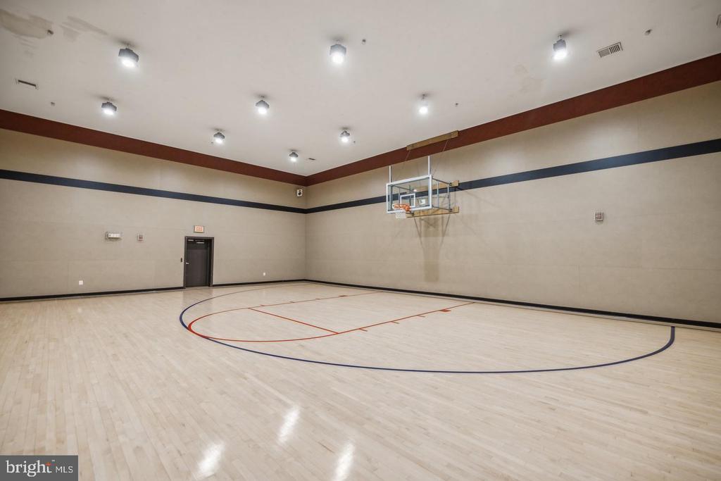 9490 VIRGINIA CENTER BOULEVARD Unit: 132