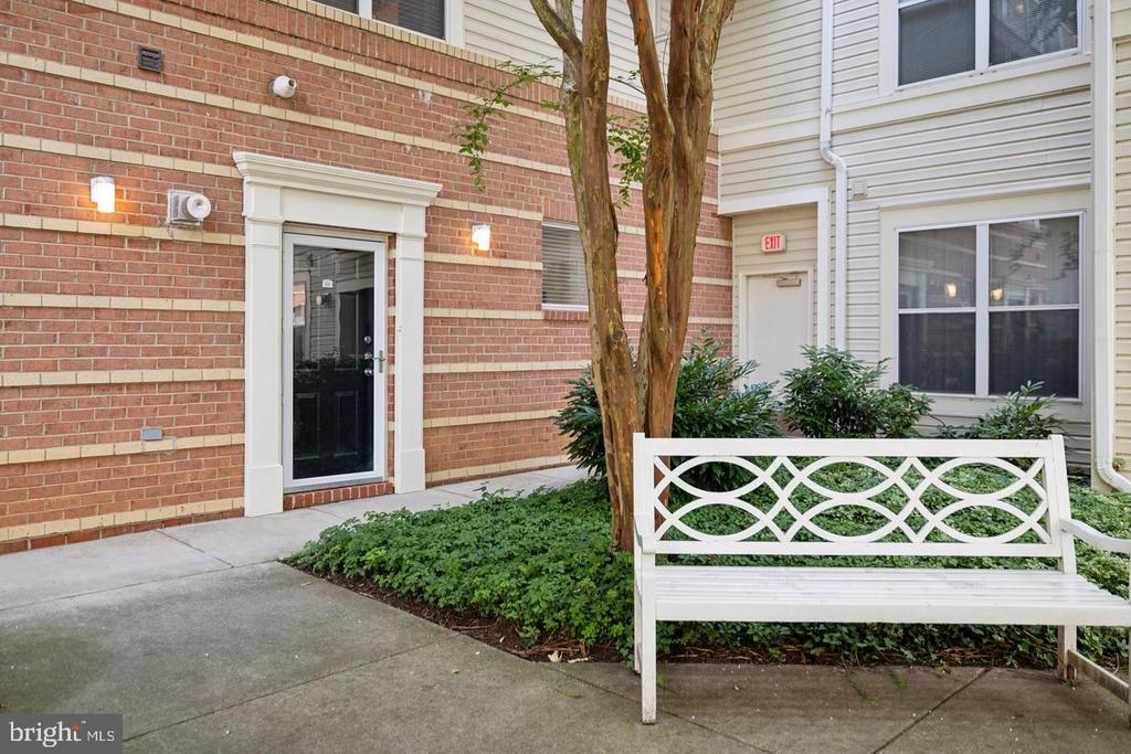 9490 VIRGINIA CENTER BOULEVARD Unit: 132