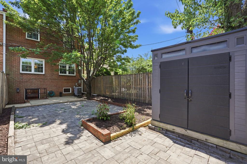 3318 ARDLEY COURT