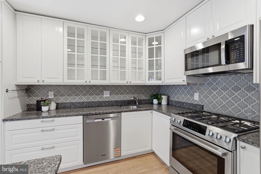 3318 ARDLEY COURT