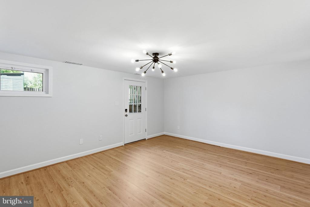 3318 ARDLEY COURT