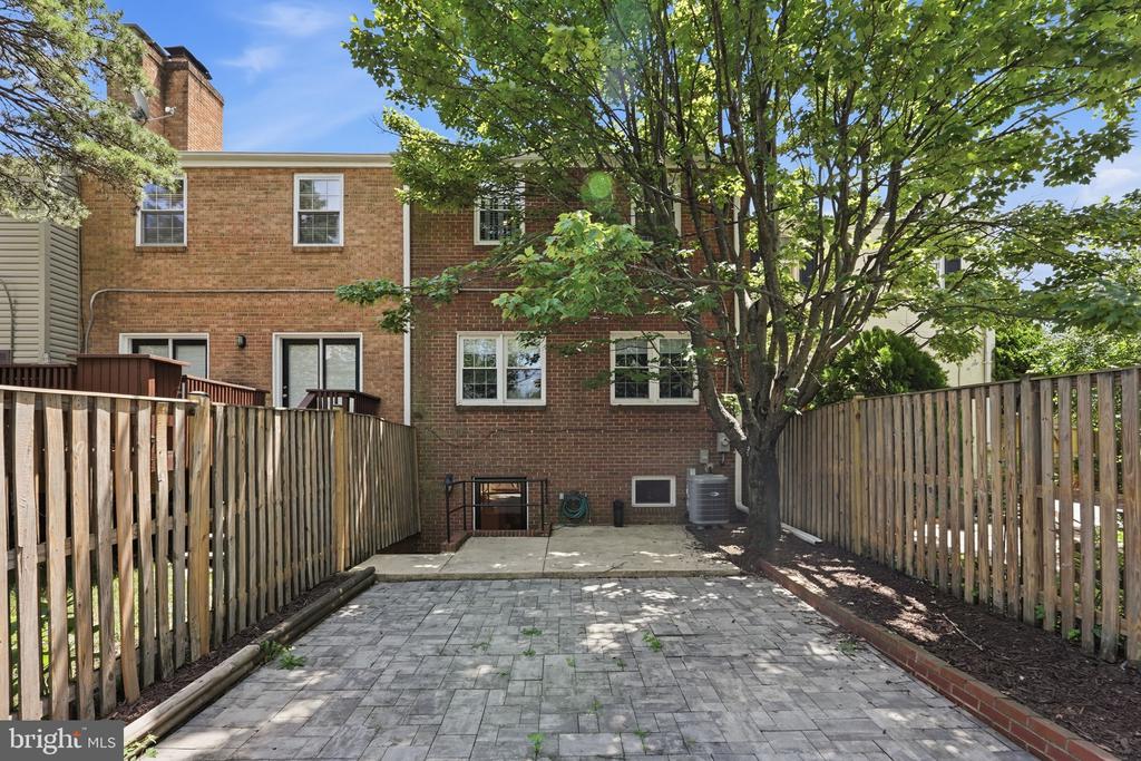 3318 ARDLEY COURT
