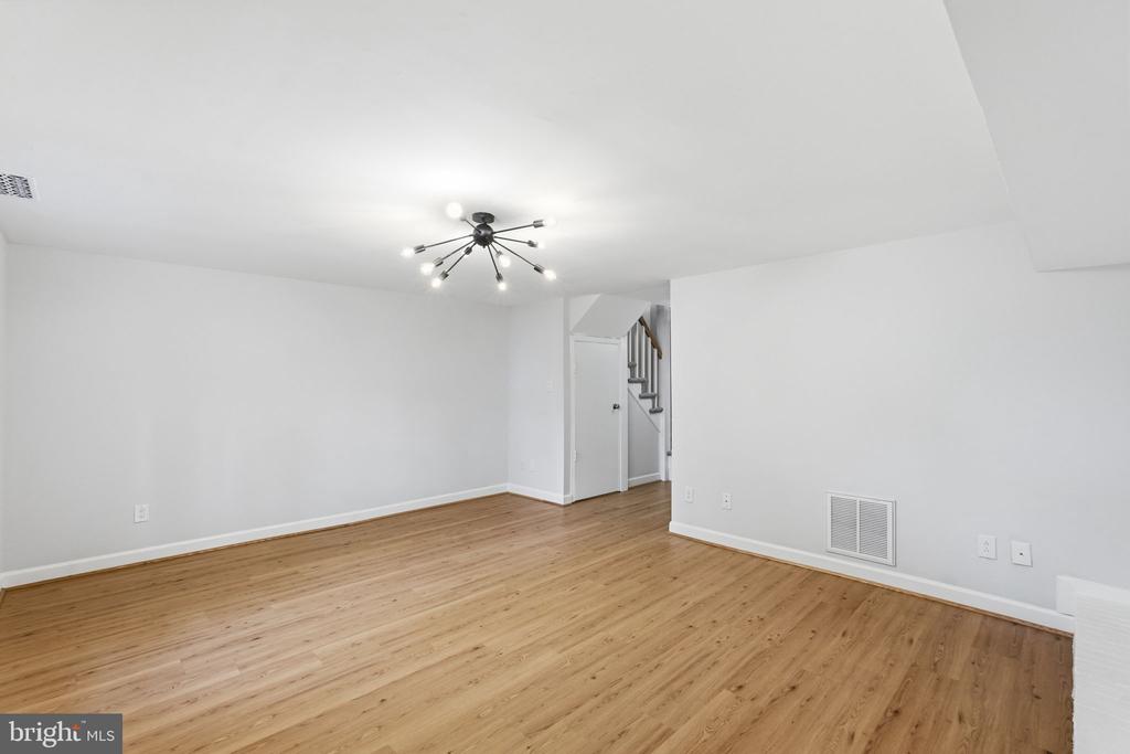 3318 ARDLEY COURT