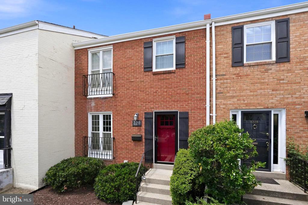 3318 ARDLEY COURT