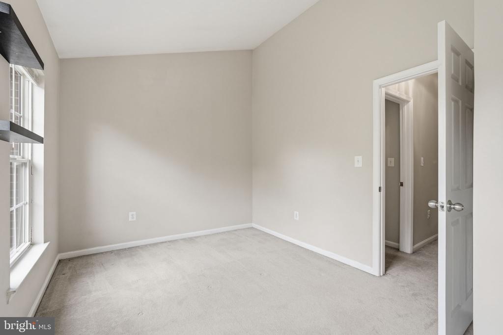 13222 GOOSE POND LANE