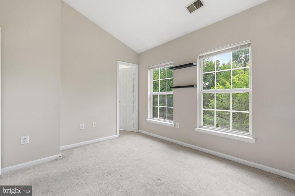 13222 GOOSE POND LANE