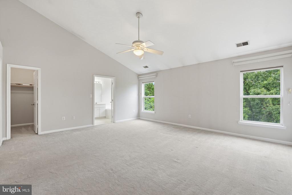 13222 GOOSE POND LANE
