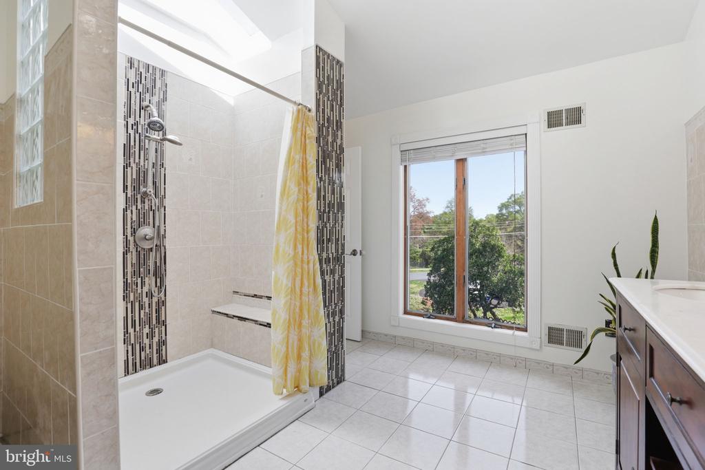 6811 VALLEY BROOK DRIVE