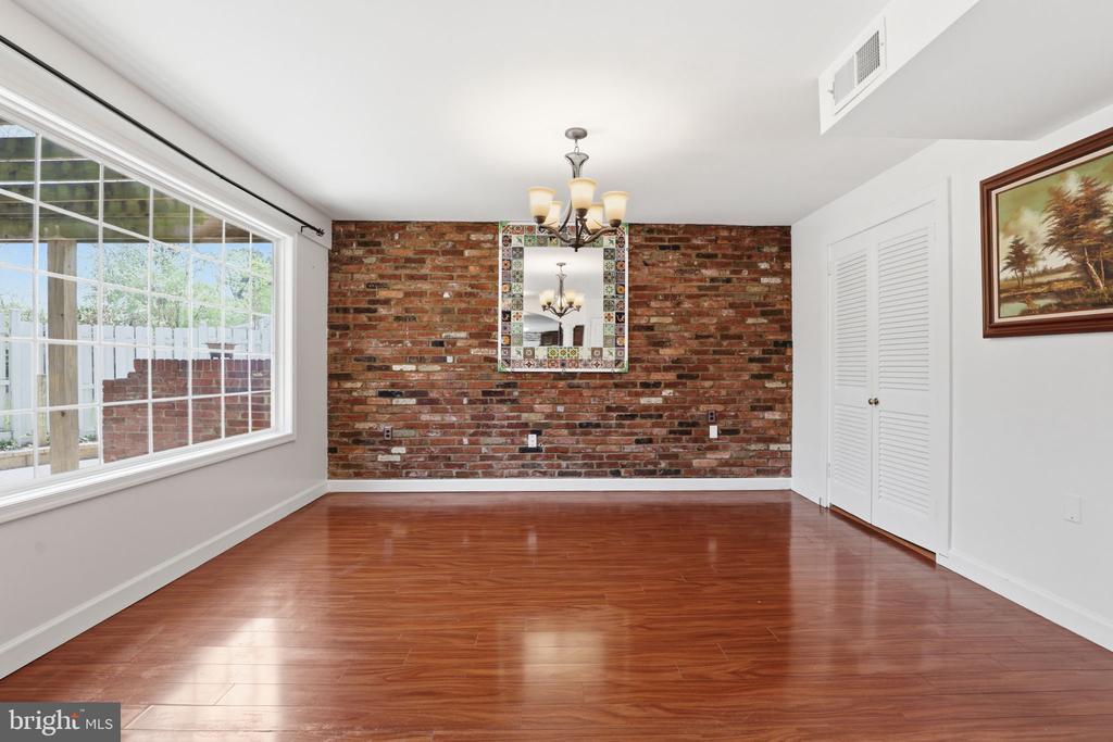 6811 VALLEY BROOK DRIVE