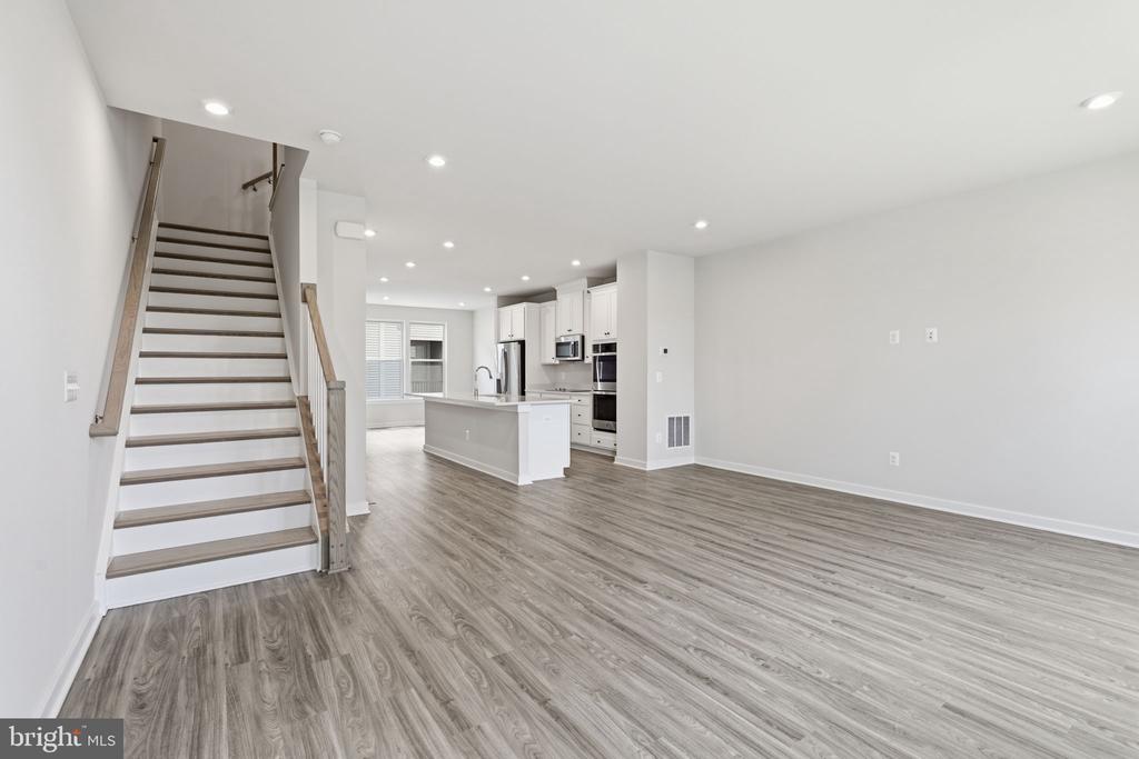 2118 ACADIA ROAD