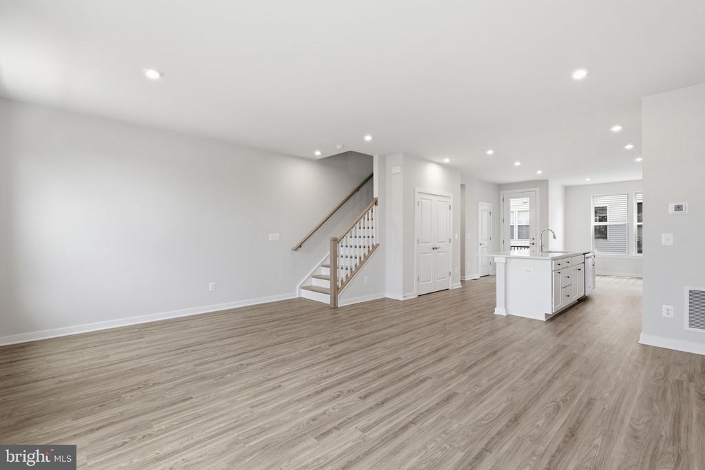 2118 ACADIA ROAD