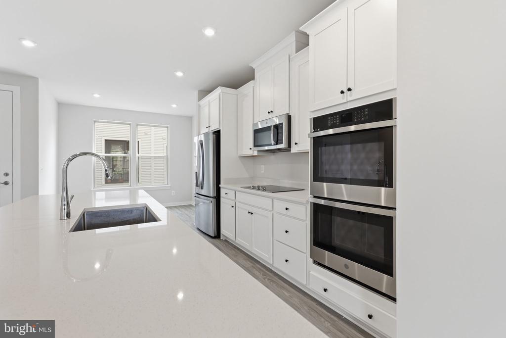 2118 ACADIA ROAD