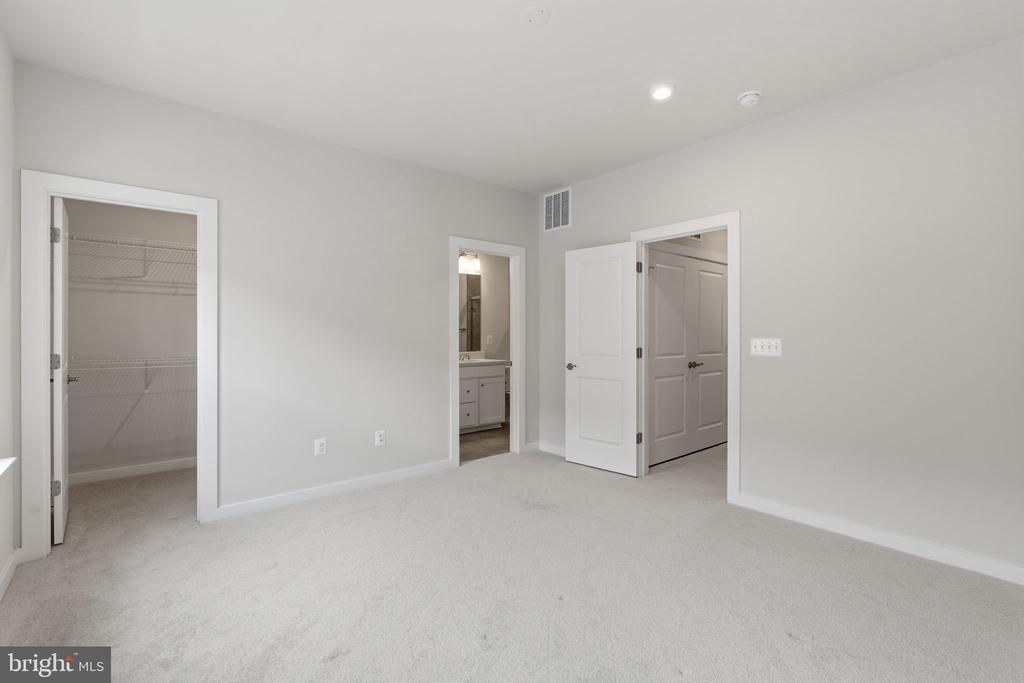 2118 ACADIA ROAD
