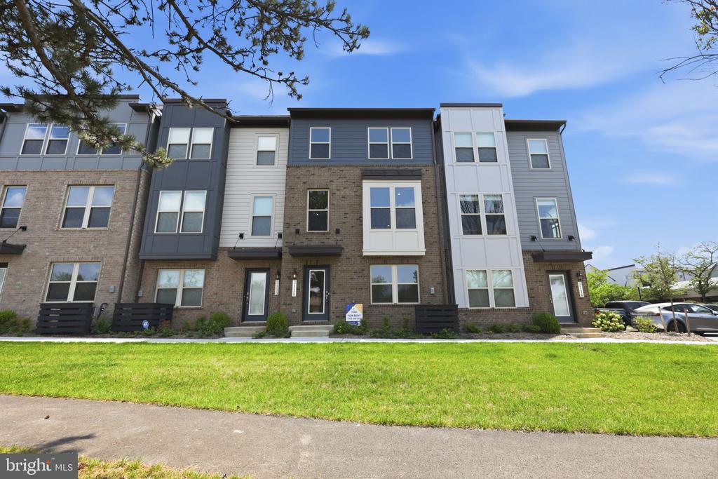 2118 ACADIA ROAD