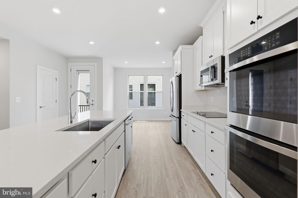 2118 ACADIA ROAD