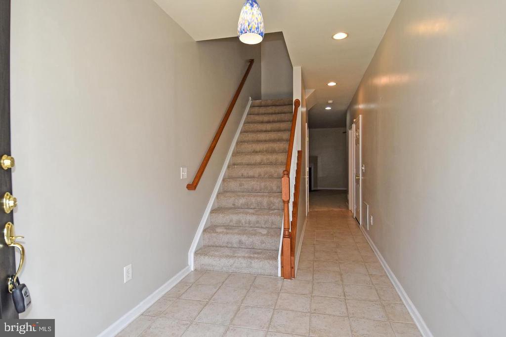 7810 LOCUST LEAF LANE