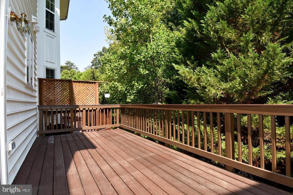 7810 LOCUST LEAF LANE