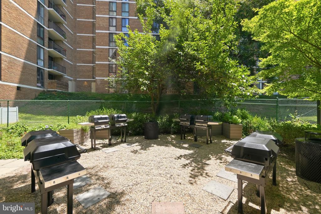 2311 PIMMIT DRIVE Unit: 511E