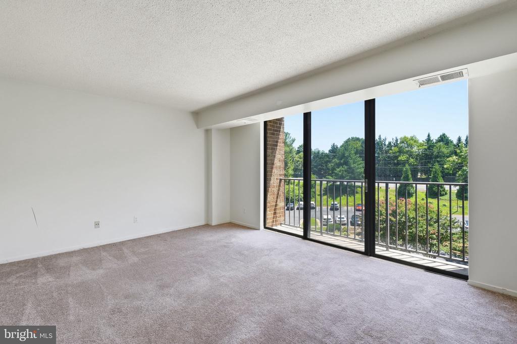 2311 PIMMIT DRIVE Unit: 511E