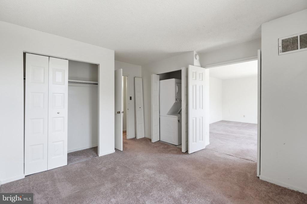 2311 PIMMIT DRIVE Unit: 511E