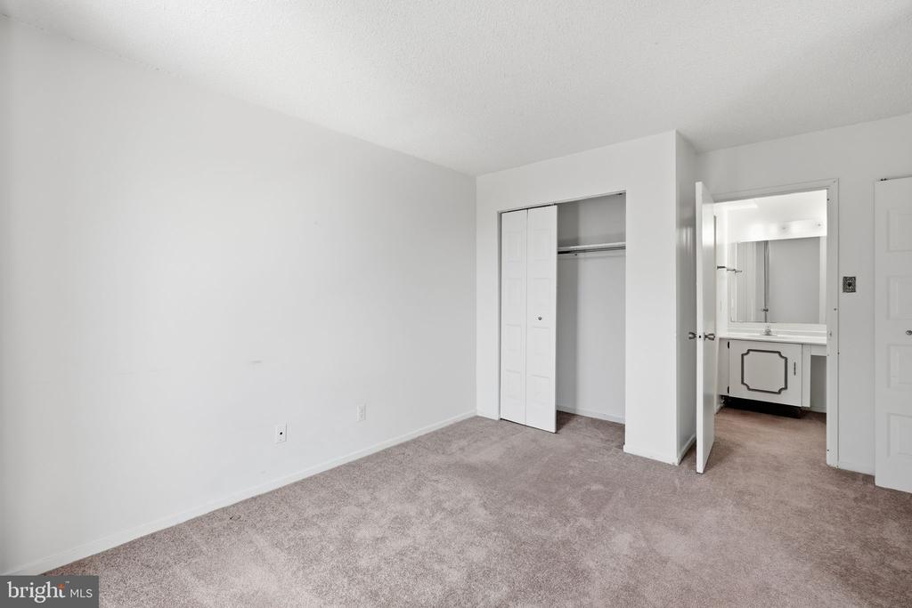 2311 PIMMIT DRIVE Unit: 511E