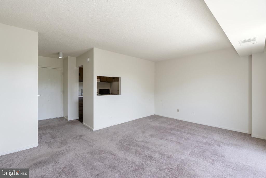 2311 PIMMIT DRIVE Unit: 511E
