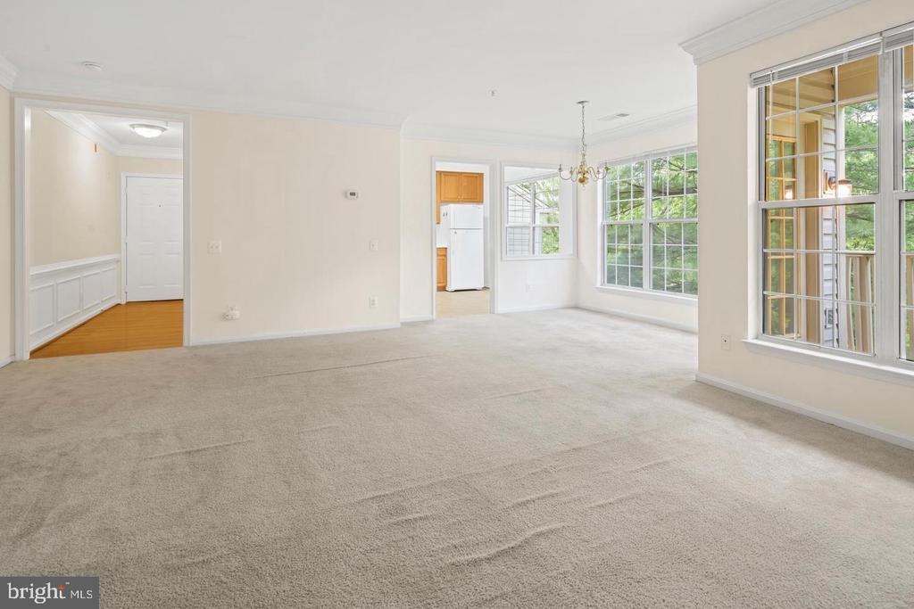 7014 METROPOLITAN PLACE Unit: 302