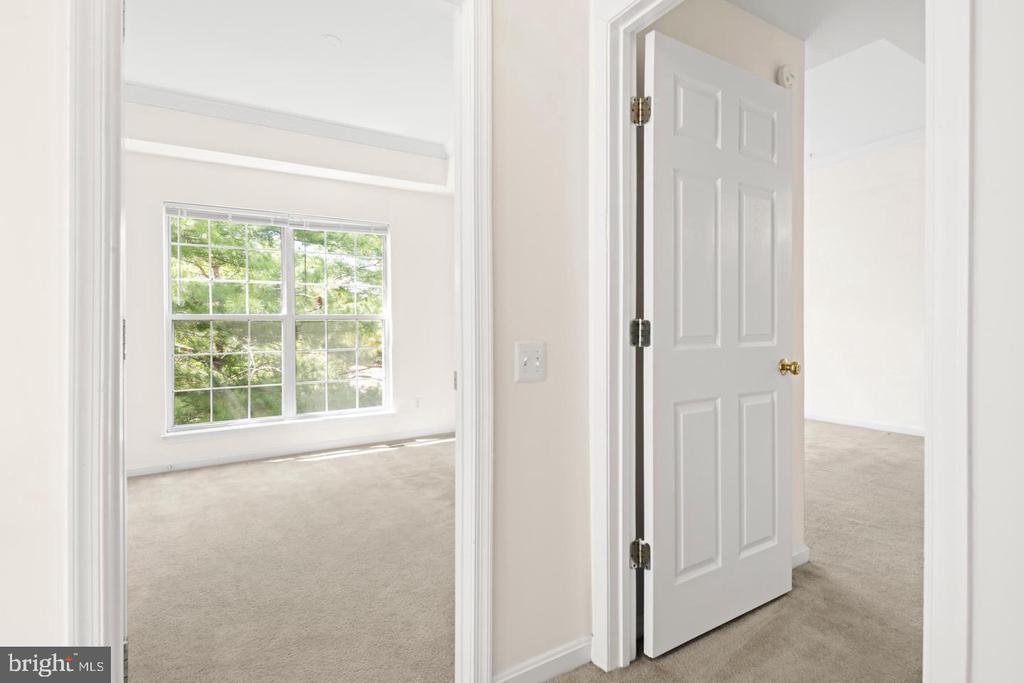 7014 METROPOLITAN PLACE Unit: 302