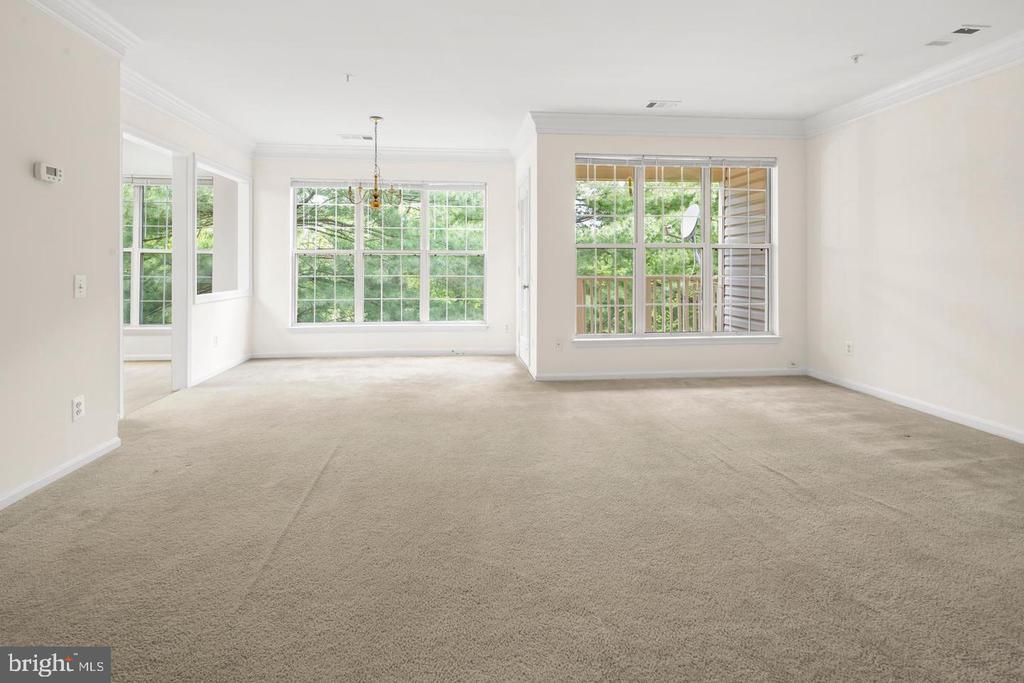 7014 METROPOLITAN PLACE Unit: 302