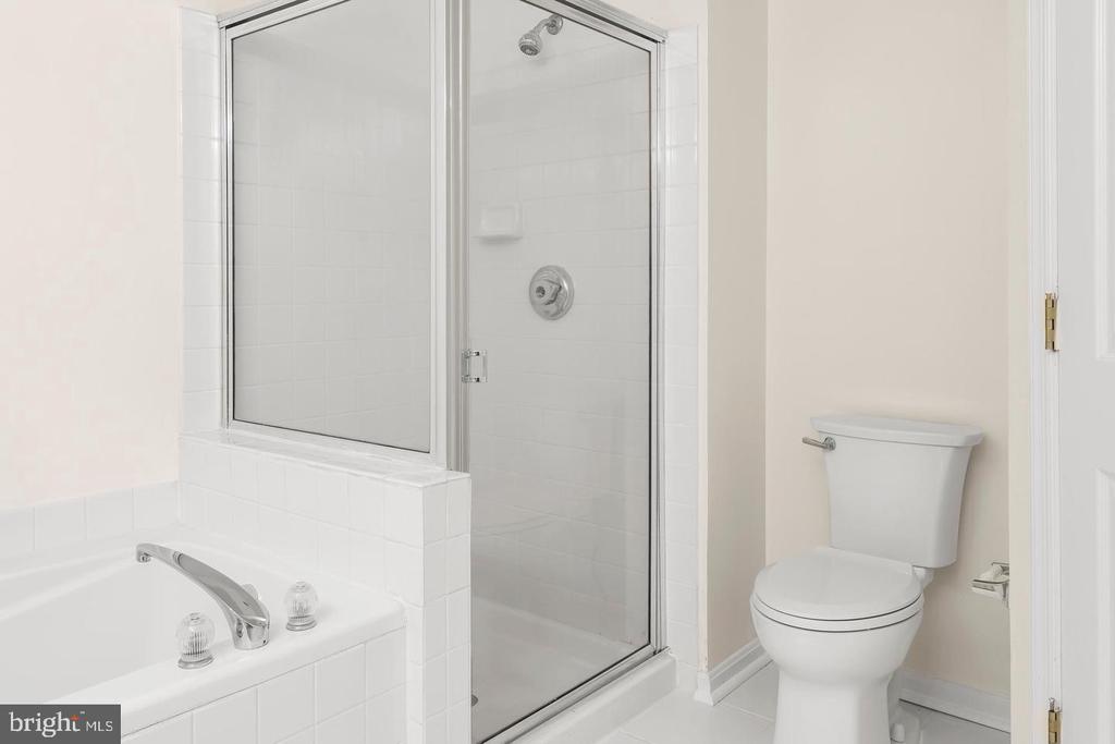 7014 METROPOLITAN PLACE Unit: 302