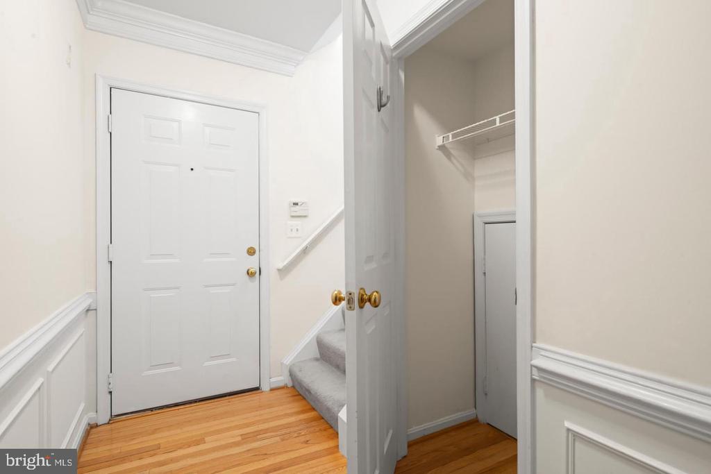 7014 METROPOLITAN PLACE Unit: 302