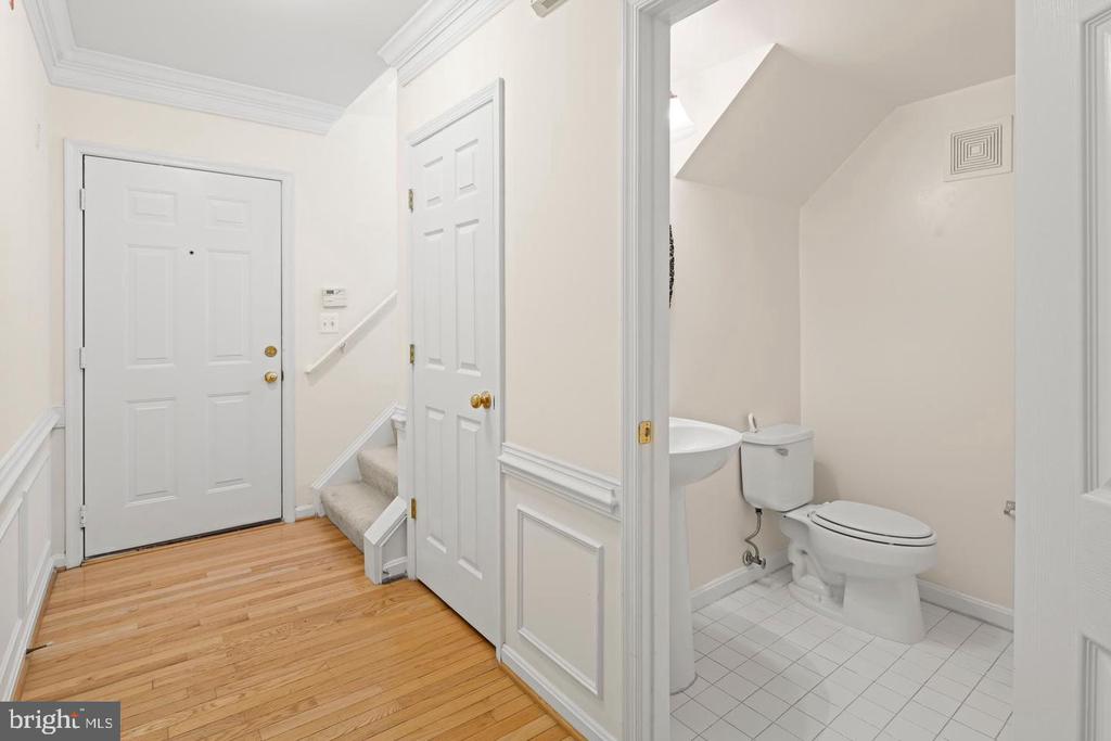 7014 METROPOLITAN PLACE Unit: 302